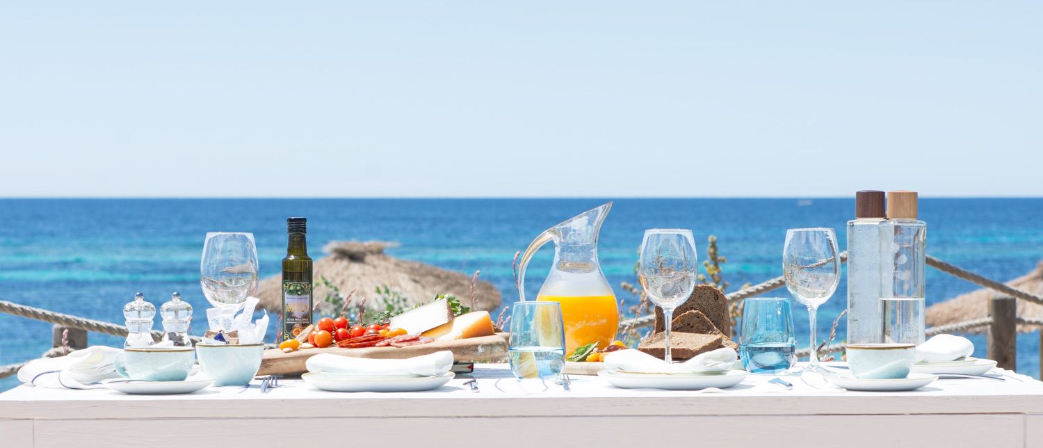 restaurant-breakfast-sea-views-formentera-gecko-beach-club | Gecko Hotel & Beach  Club Formentera